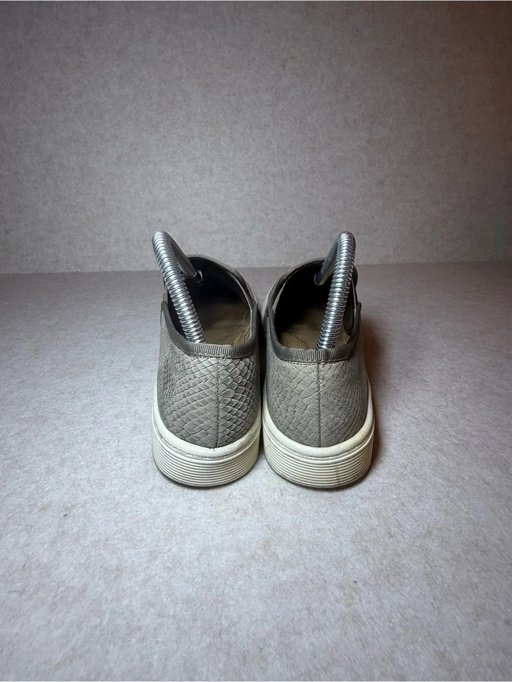 Sofft Somers Slip On Sneakers Gray Snake Print Embossed Leather Size 7 1/2  7.5